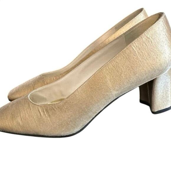 Vintage Stuart Weitzman gold Square Toe Pumps Heels Size 8 - Picture 1 of 7